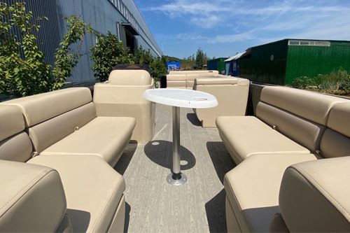 De ce este mobilierul de nave mai greu?